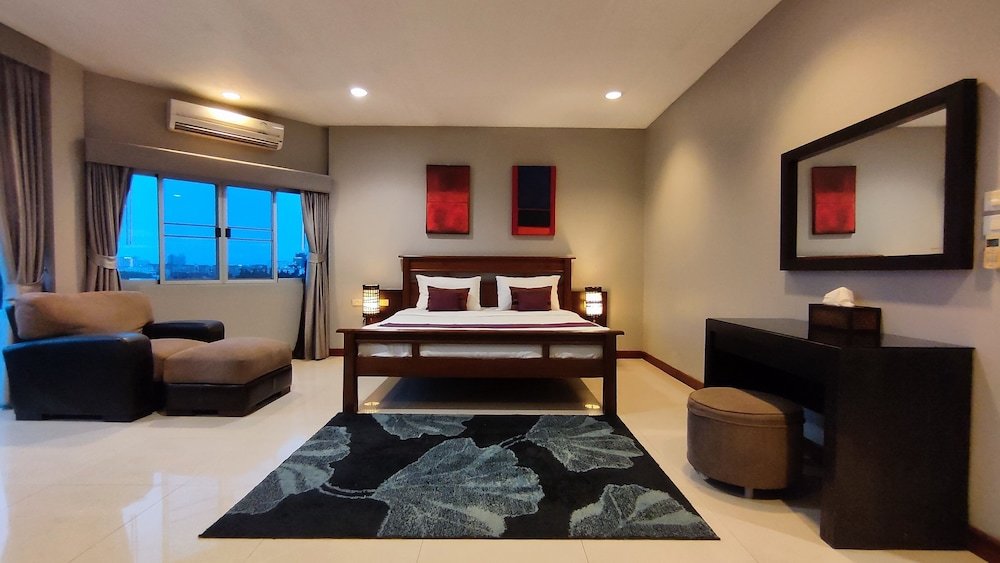 Standard Penthouse room with balcony Gazebo Resort Pattaya