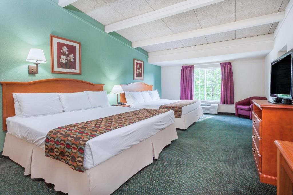 Двухместный номер Standard Days Inn & Suites by Wyndham Lexington