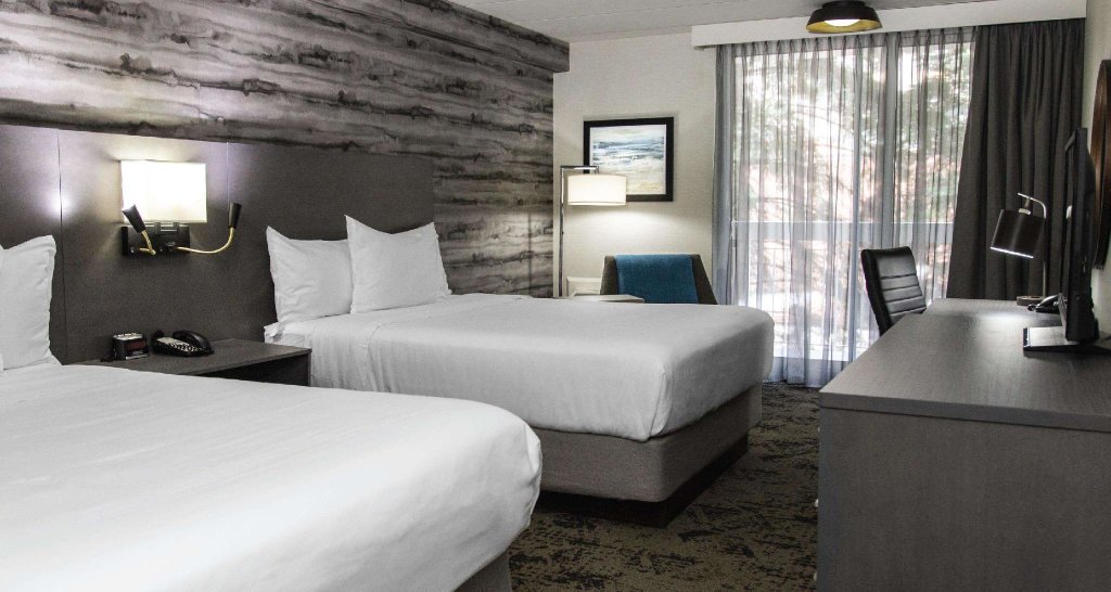 Standard Vierer Zimmer mit Balkon Best Western Parkway Hotel Toronto North