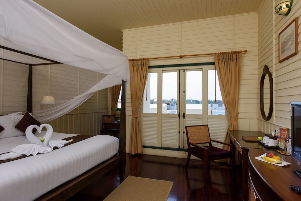 Grand Zimmer mit Balkon und mit Flussblick KALANAN Riverside Resort former Buddy Oriental Riverside