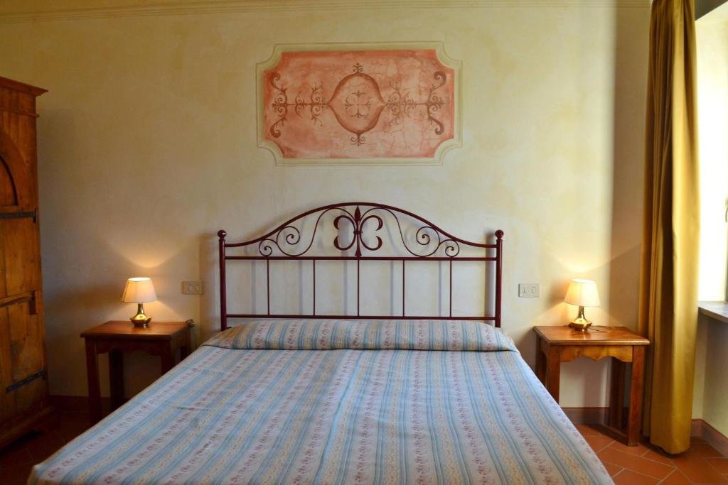 Standard Doppel Zimmer mit Blick Rocca degli Olivi