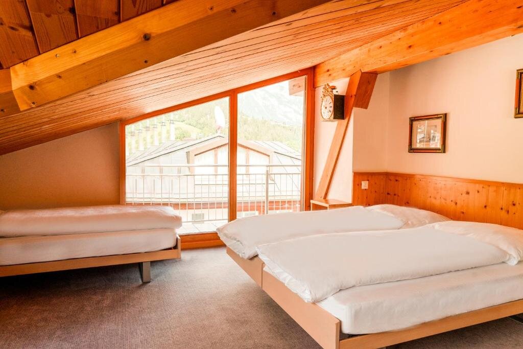Habitación familiar Estándar con vista a la montaña Swisshotel Flims