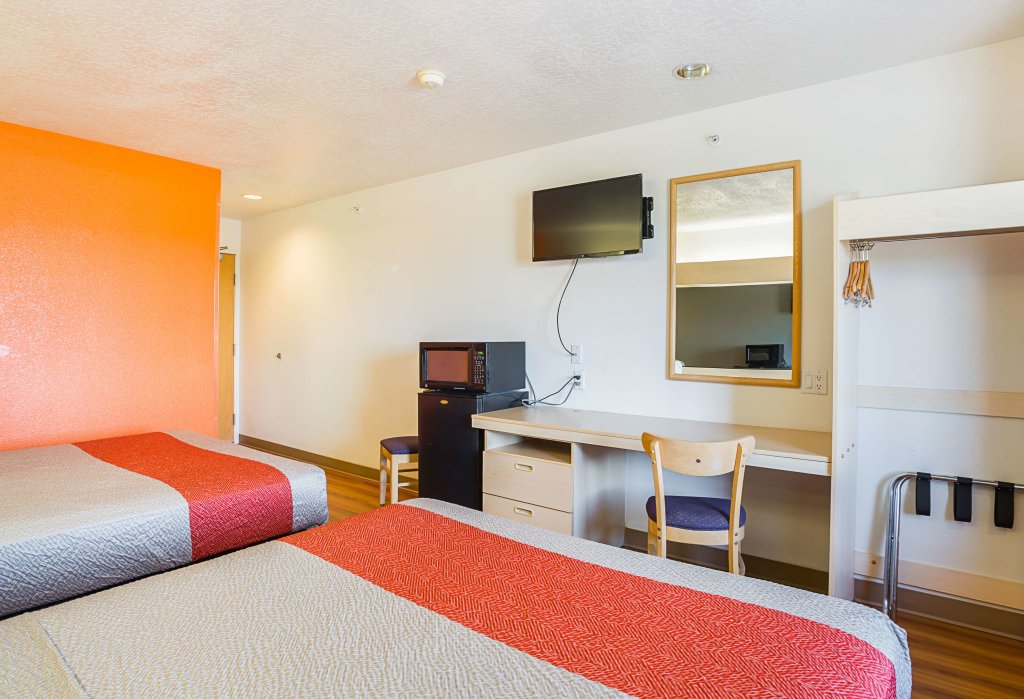 Standard Quadruple room Motel 6-Bernalillo, NM