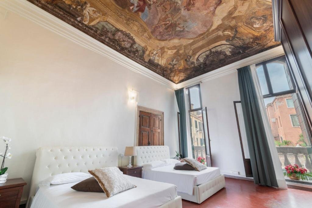 Апартаменты Venice Luxury Apartments