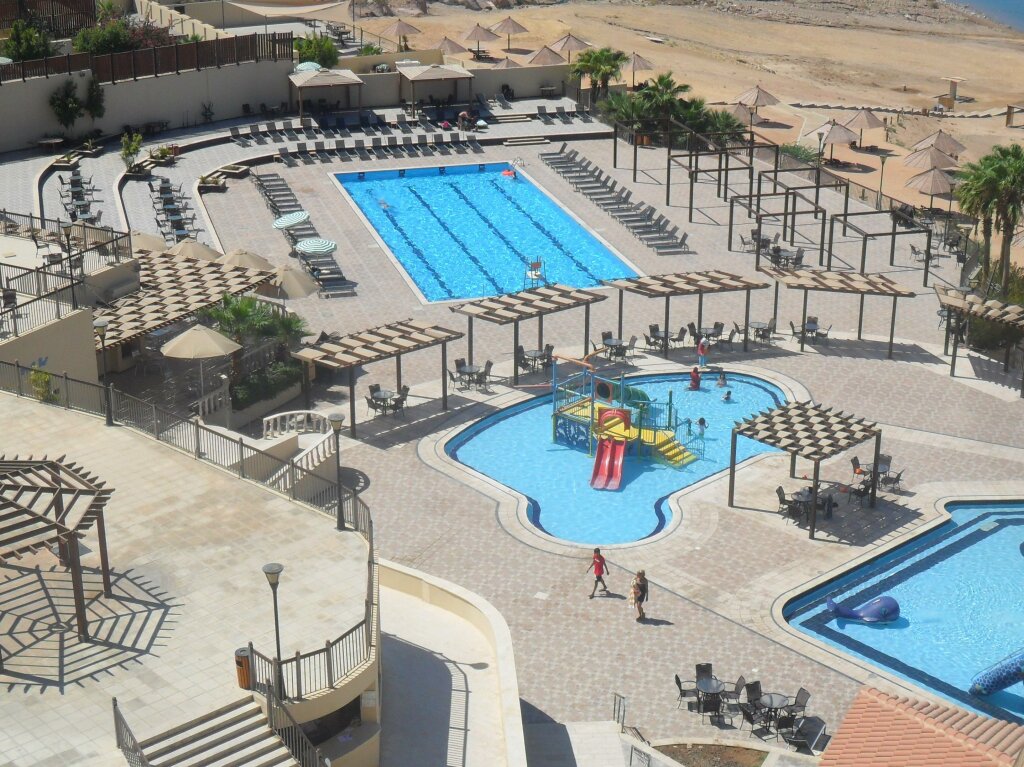 Двухместный люкс Royal Dead Sea Spa Hotel