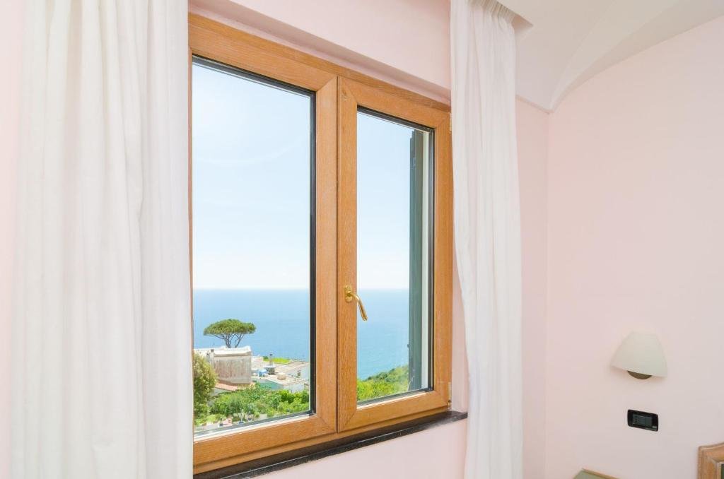 Двухместный номер Standard с видом на море Hotel Terme Saint Raphael