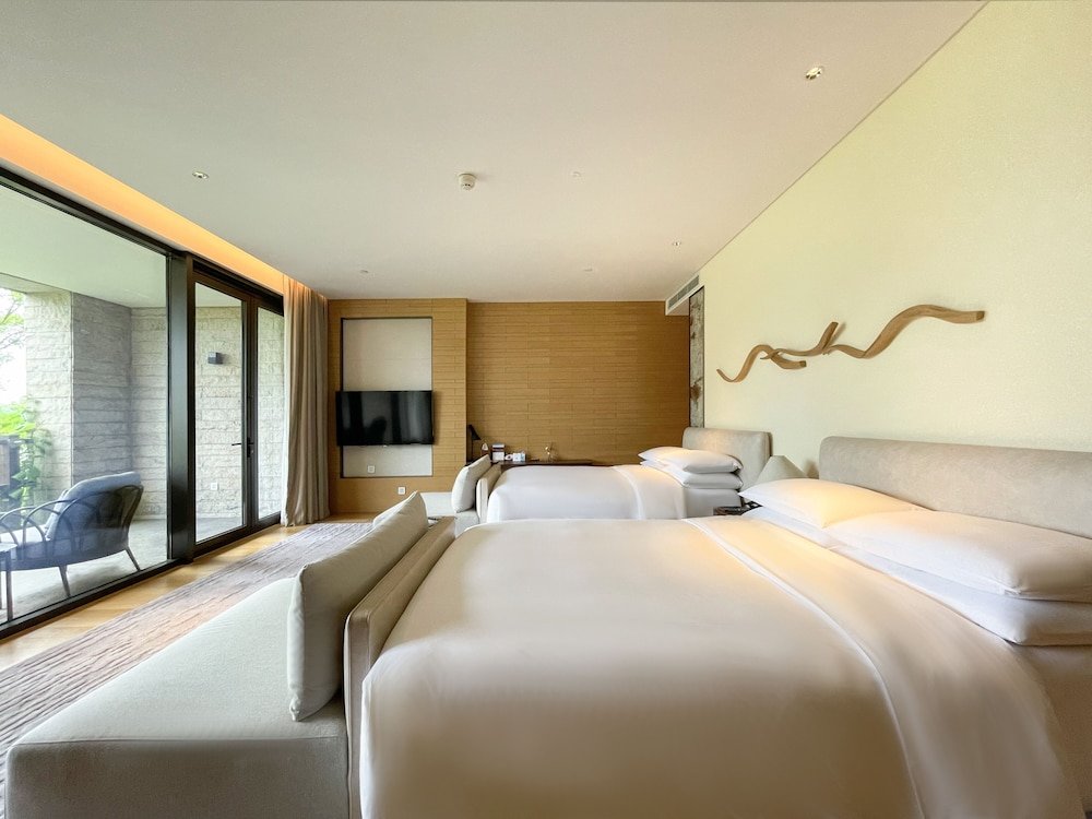 Deluxe Zimmer mit Balkon Conrad Hangzhou Tonglu