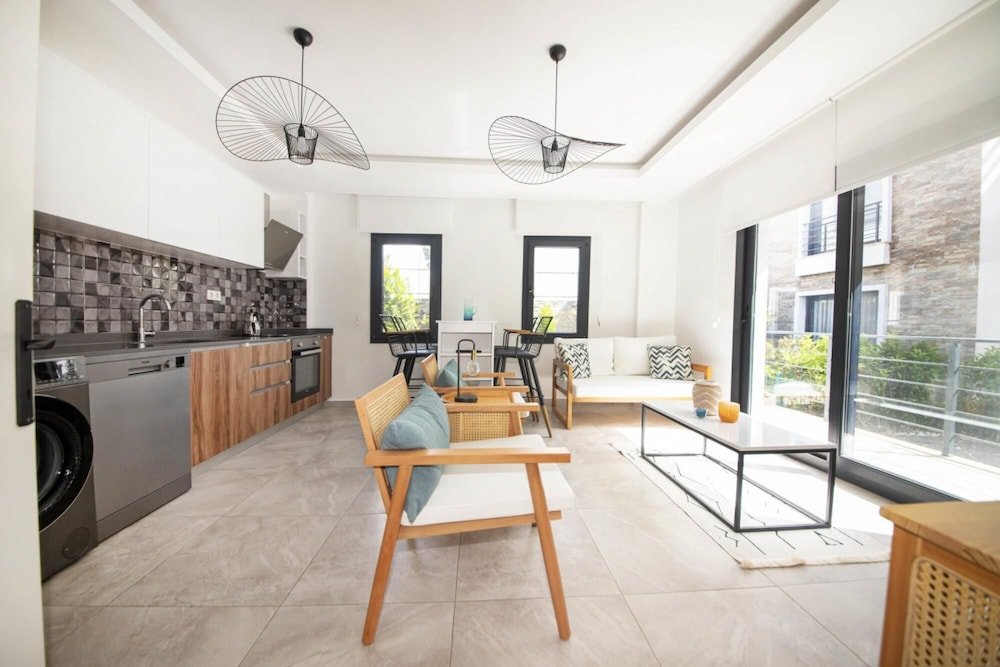 Apartment House With Balcony 1 Min to Beach in Bodrum