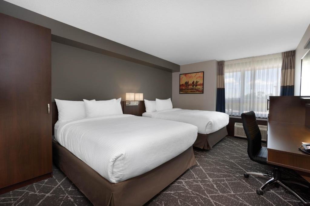 Двухместный номер Standard Microtel Inn & Suites by Wyndham Portage La Prairie