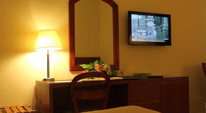 Двухместный номер Standard Makarem Al Bait Al Azizia Hotel