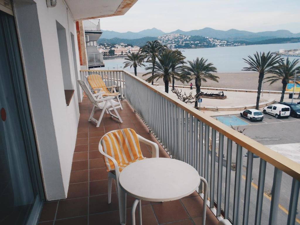 Апартаменты с видом на море Apartamentos Mediterranean View
