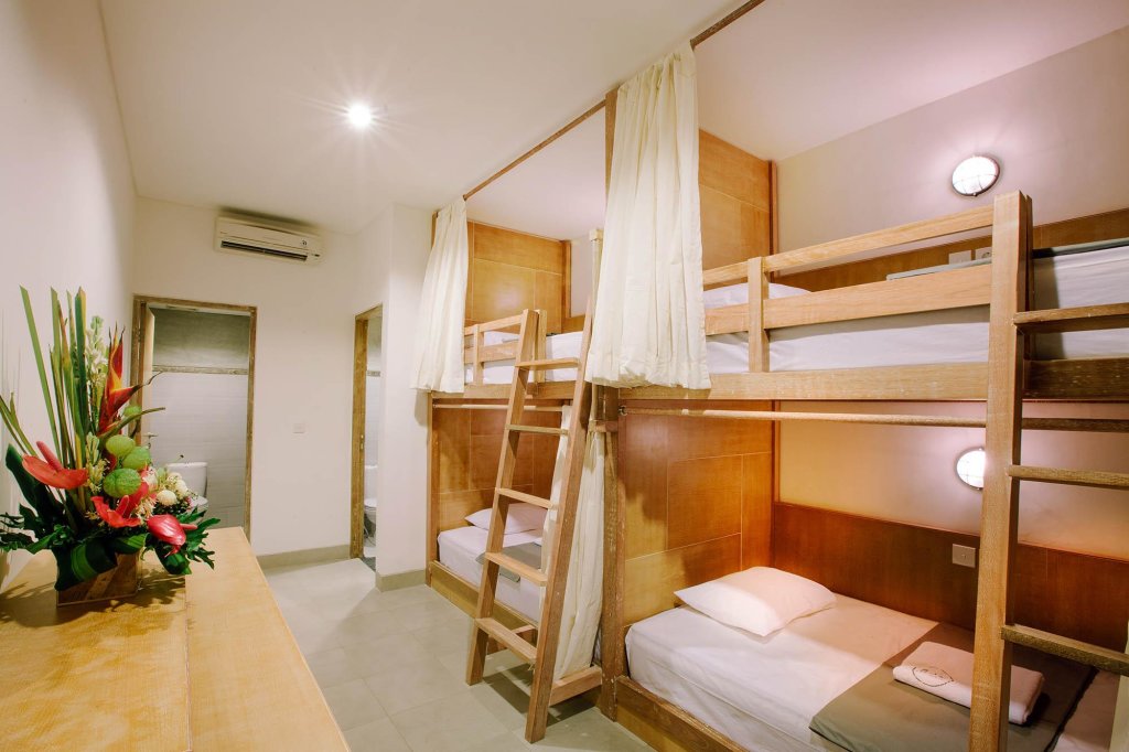 Кровать в общем номере Lokal Bali Hostel