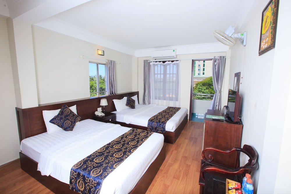 Deluxe Double room with balcony and with city view PHỐ BIỂN HOTEL