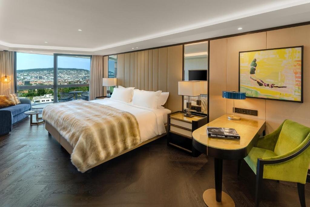 Номер Standard с балконом FIVE Zurich - Luxury City Resort