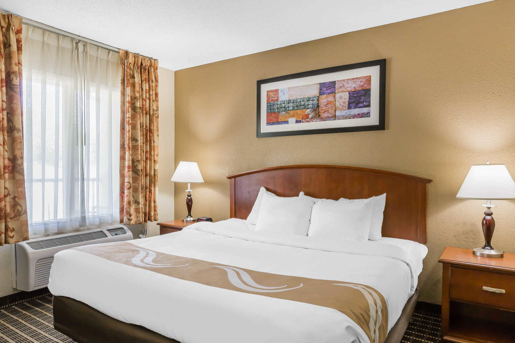 Номер Standard Quality Inn & Suites Sevierville - Pigeon Forge
