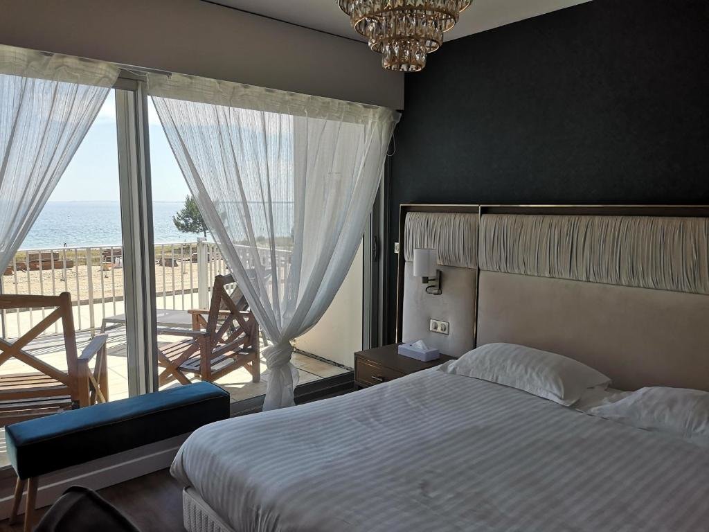 Prestige Double room with sea view Le Diana Hôtel & Spa NUXE