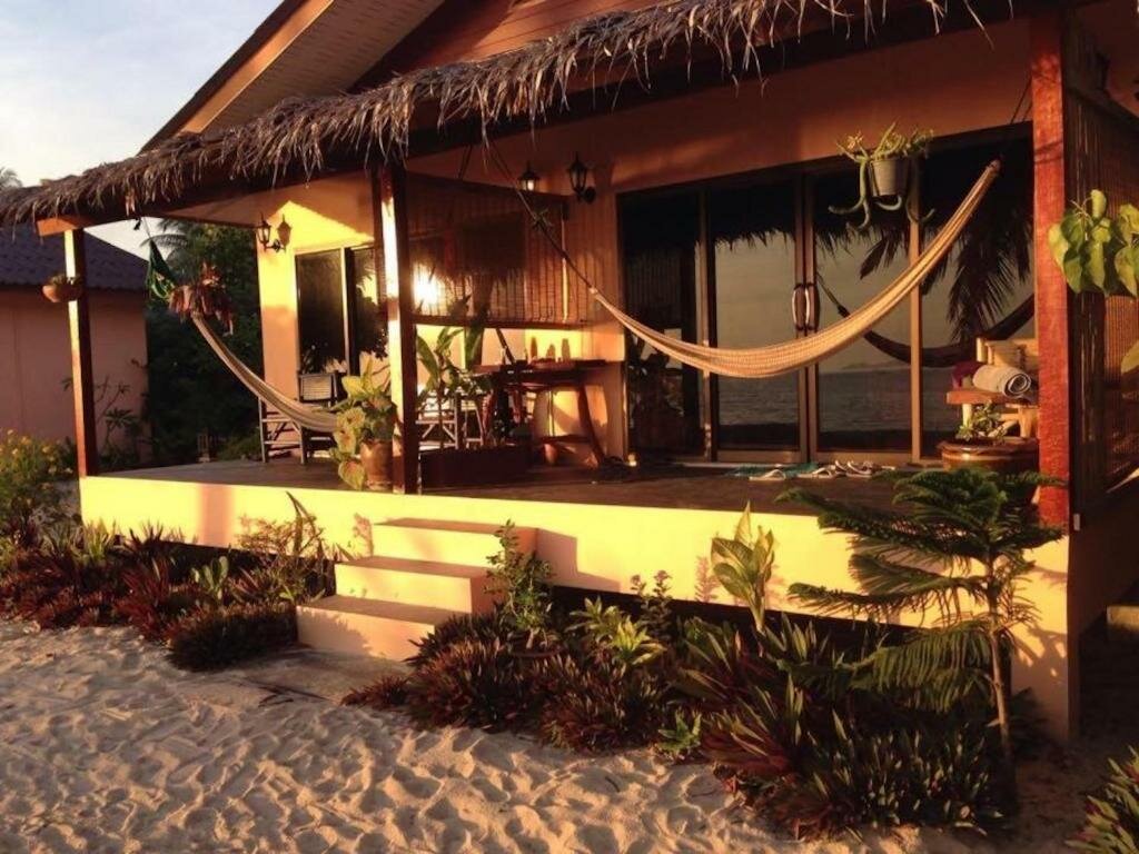 Deluxe Bungalow with sea view Papillon Bungalows