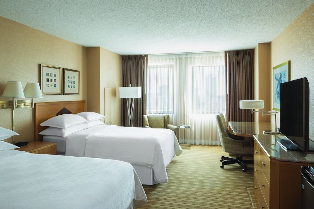 Четырёхместный клубный номер Standard Sheraton Atlantic City Convention Center Hotel