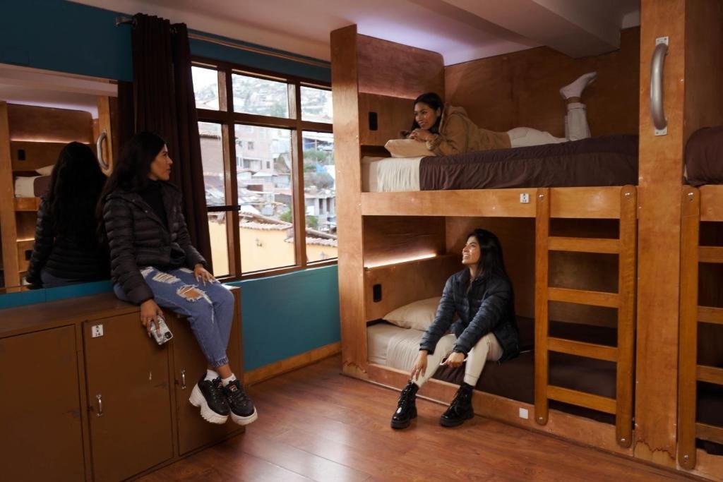 Кровать в общем номере (женский номер) Wild Rover Cusco
