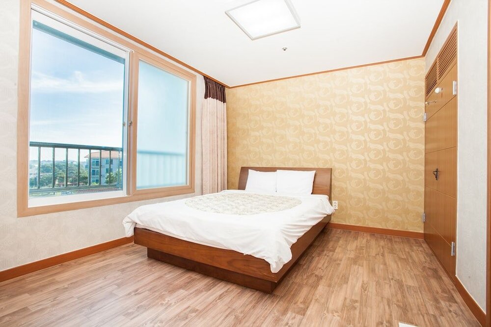 Royal Zimmer Ilsung Jeju Condo