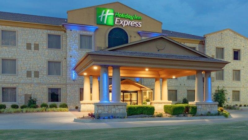 Двухместный люкс Holiday Inn Express Hotel & Suites Oklahoma City Northwest, an IHG Hotel