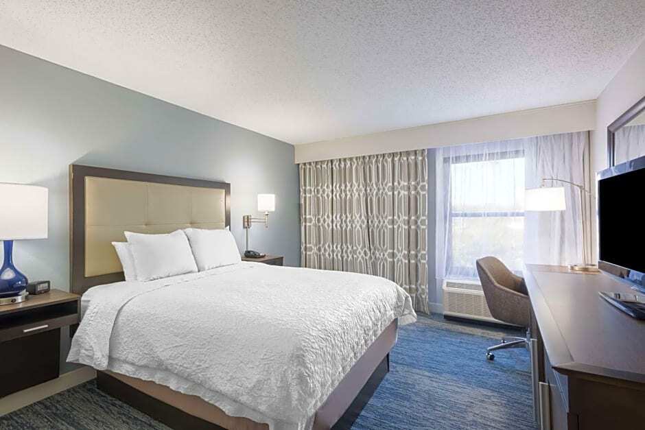 Студия Hampton Inn Mount Airy