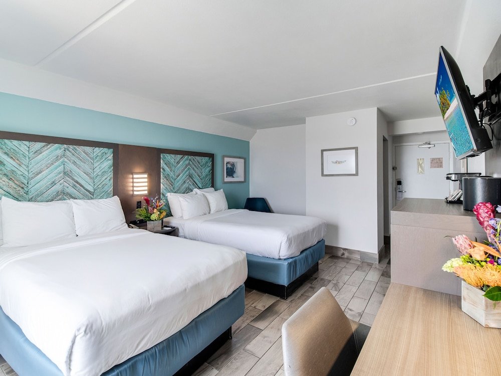 Camera quadrupla Standard con balcone e con vista sull'oceano Crystal Coast Oceanfront Hotel