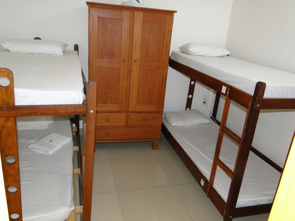 Кровать в общем номере (женский номер) Hostel Pelourinho