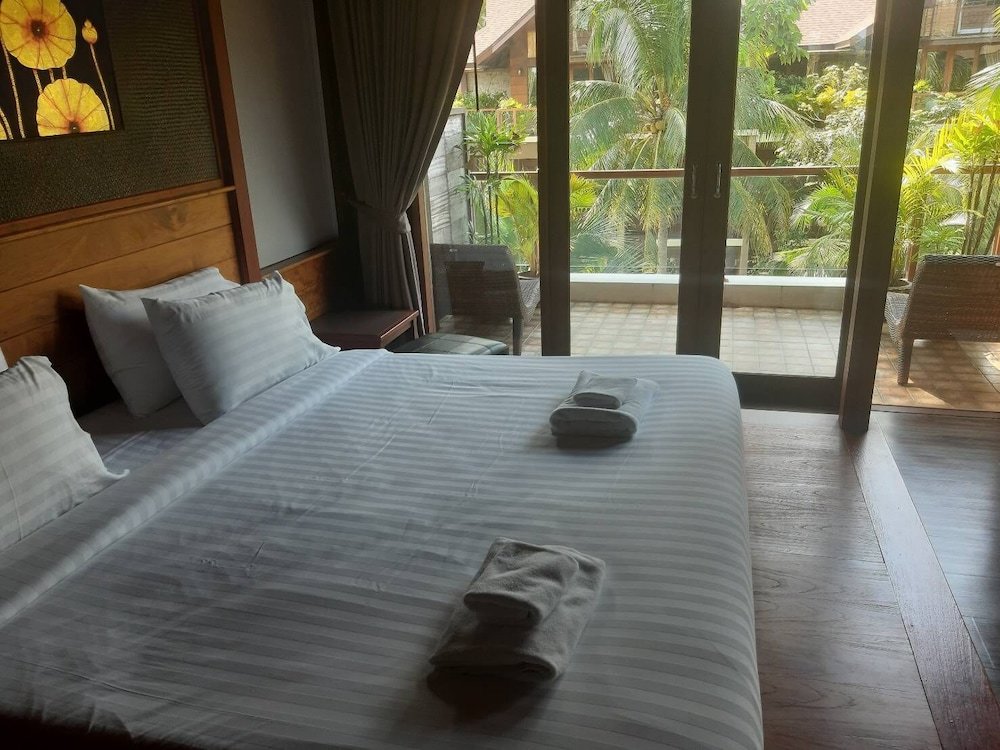 Suite familiar con balcón y con vista al mar Khanom Cabana Beach Resort
