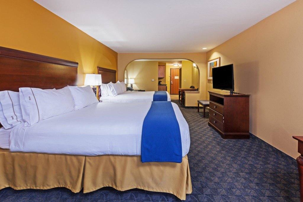 Четырёхместный люкс Holiday Inn Express & Suites, Corpus Christi NW, Calallen, an IHG Hotel