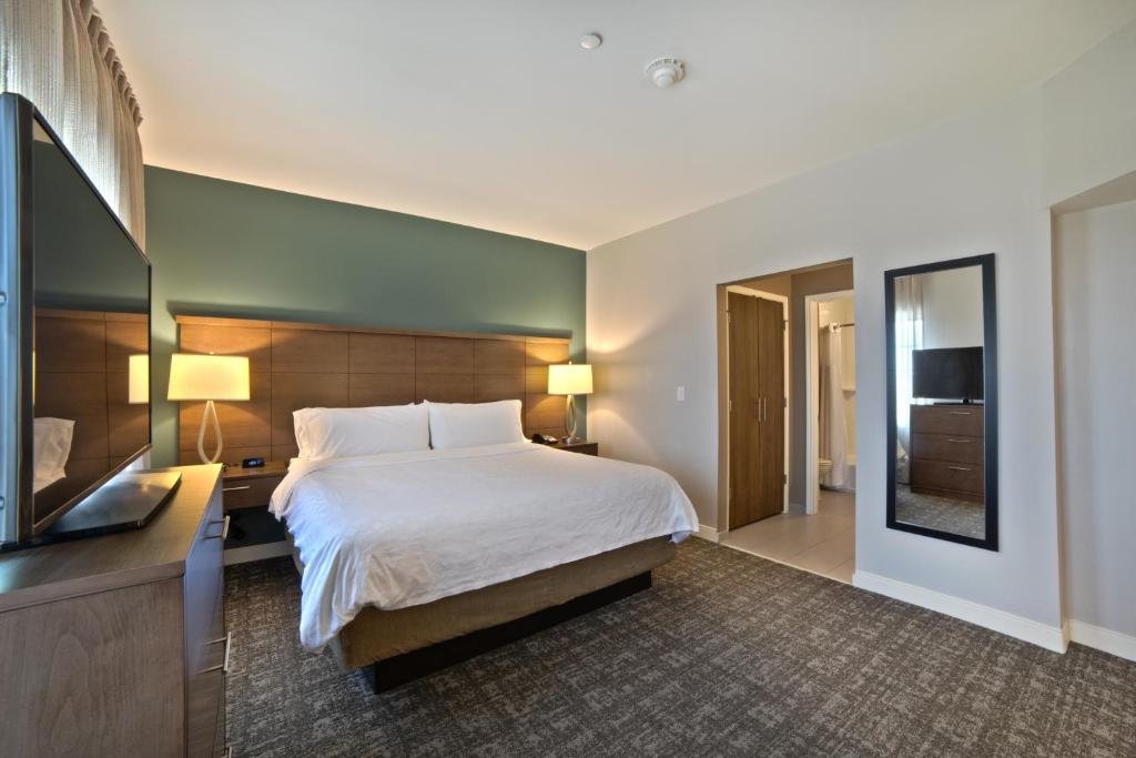 Номер Standard Staybridge Suites Houston - Humble Beltway 8 E, an IHG Hotel