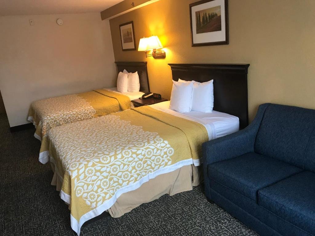 Deluxe Double room Days Inn & Suites by Wyndham Tucker/Northlake