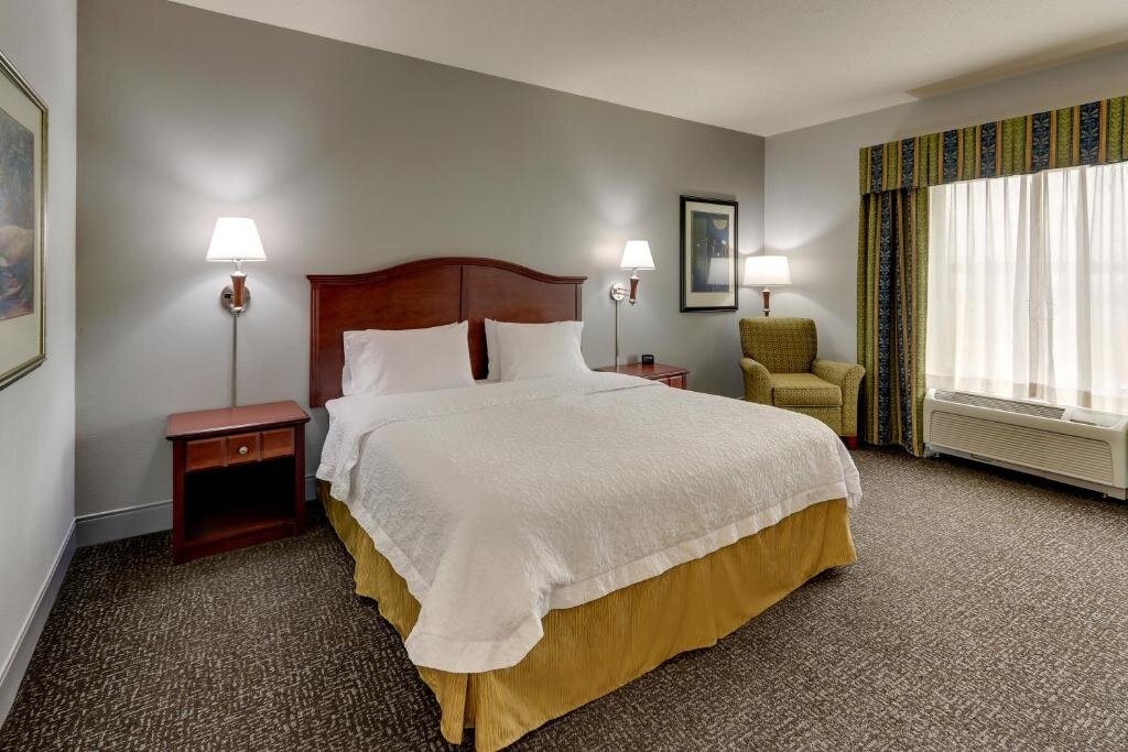 Двухместный номер with Tub Mobility/Hearing Accessible Hampton Inn & Suites Indianapolis-Airport