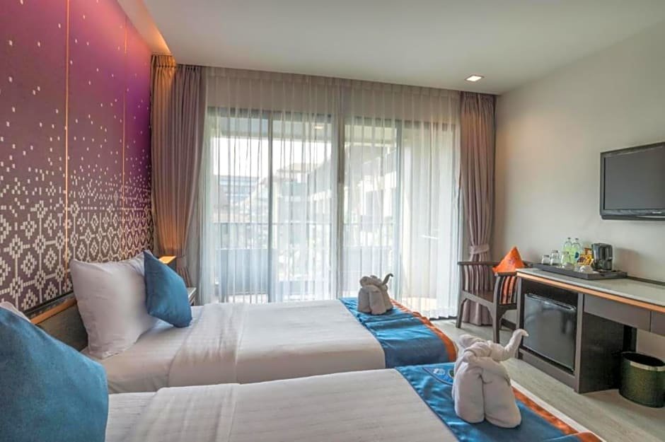 Номер Standard с 2 комнатами с видом на бассейн Ananta Burin Resort - SHA Extra Plus