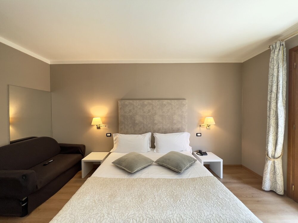 Superior Double room with balcony Hotel Villa Maria Au Lac