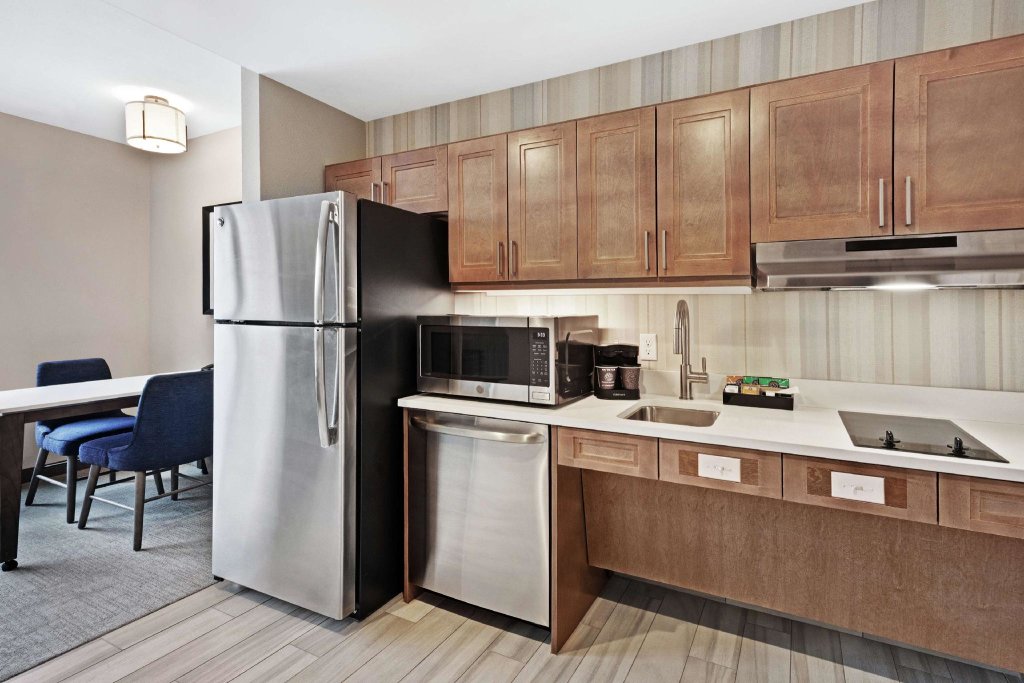 Четырёхместный номер Standard с видом на воду Homewood Suites by Hilton Providence Downtown