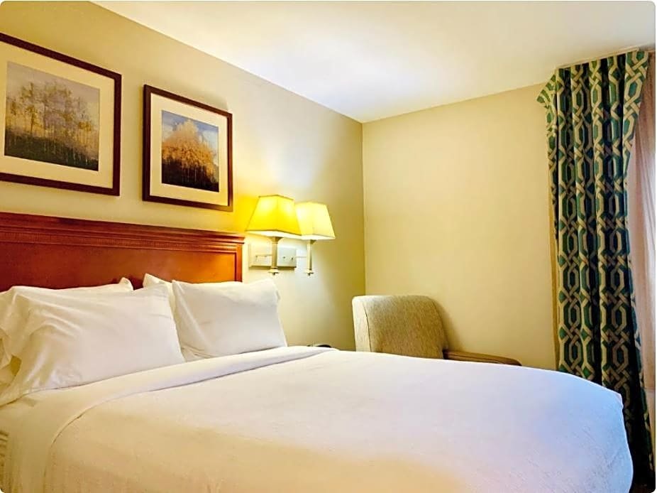 Standard room Candlewood Suites Hot Springs, an IHG Hotel