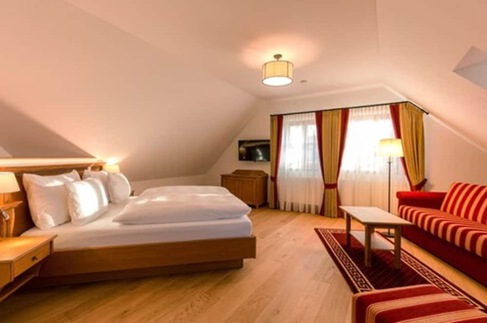 Семейный номер Standard с 2 комнатами Hotel & Gaststätte zum Erdinger Weißbräu