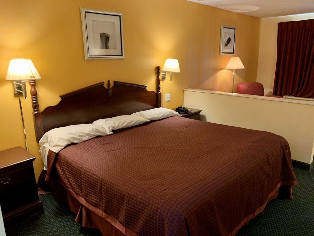 Standard Zimmer Deluxe Inn & Suites