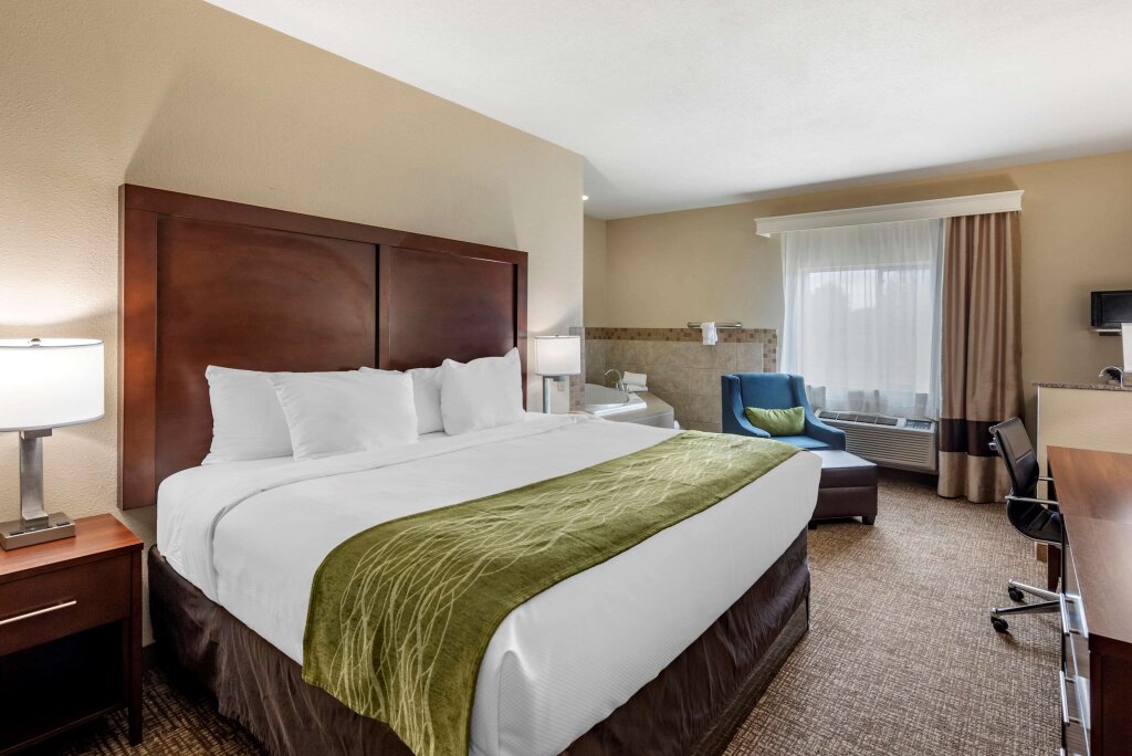 Двухместный номер Business Comfort Inn & Suites Pueblo