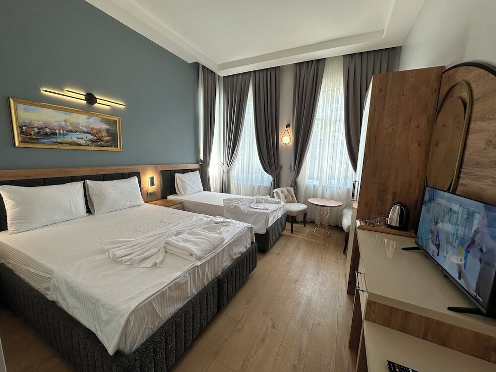 Standard Triple room with sea view Newalla Hotel Old City