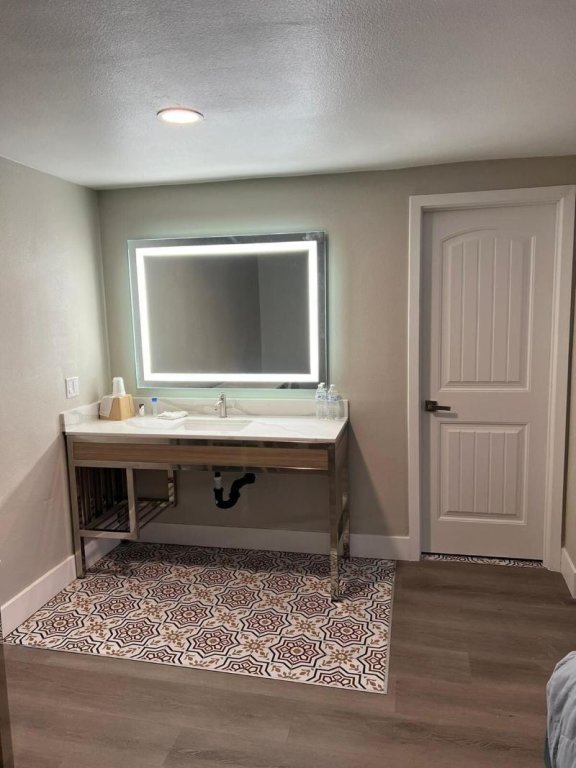 Suite doble Super 8 by Wyndham Oceanside Downtown