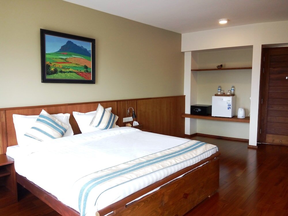 Deluxe Double room with balcony and with mountain view 360 Kalaw Hotel