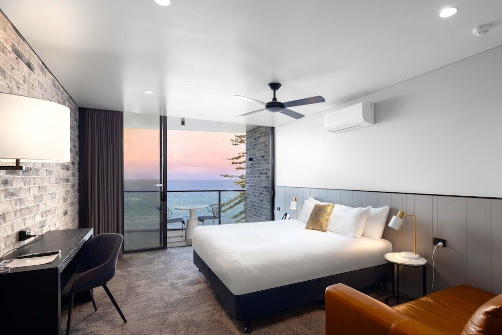Двухместный номер Deluxe с балконом и с красивым видом из окна The Sebel Brisbane Margate Beach