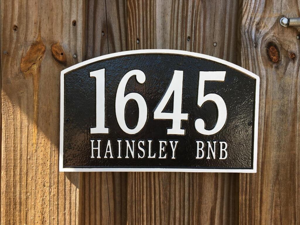 Studio Hainsley Apartments at 1645