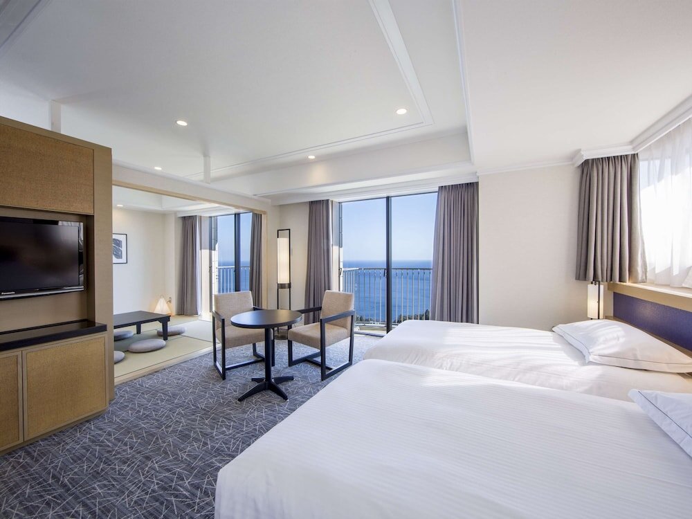 Номер Standard с балконом Hilton Odawara Resort & Spa