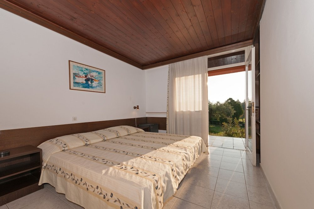 Standard simple chambre avec balcon Koversada Villas Naturist Park