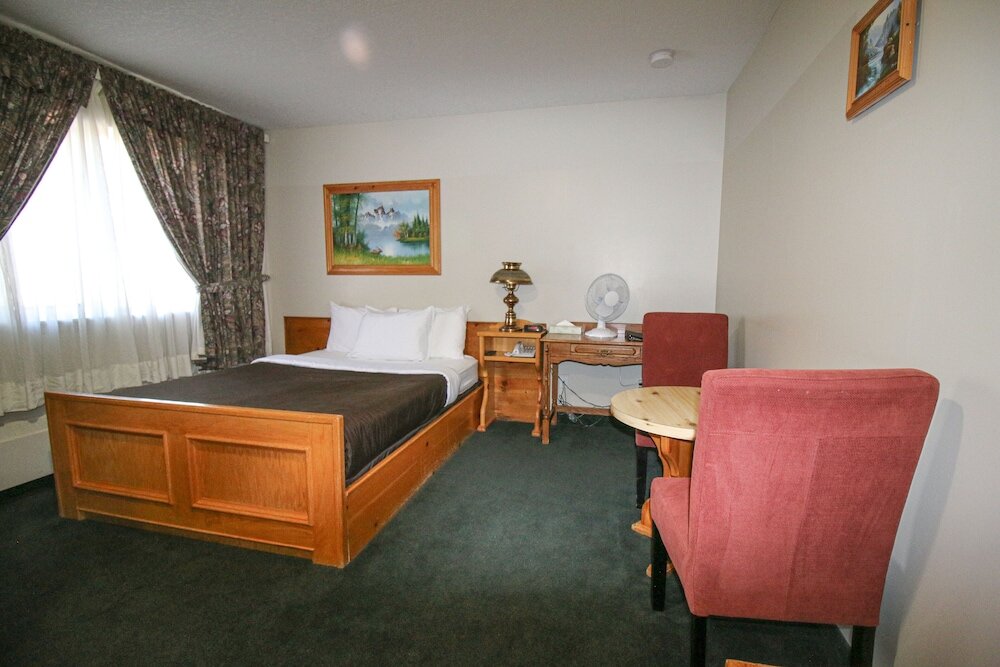 Номер Standard Bighorn Inn & Suites