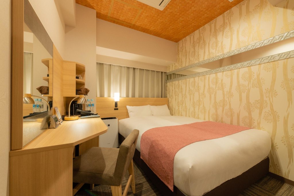 Кровать в общем номере (женский номер) Tosei Hotel Cocone Ueno Okachimachi