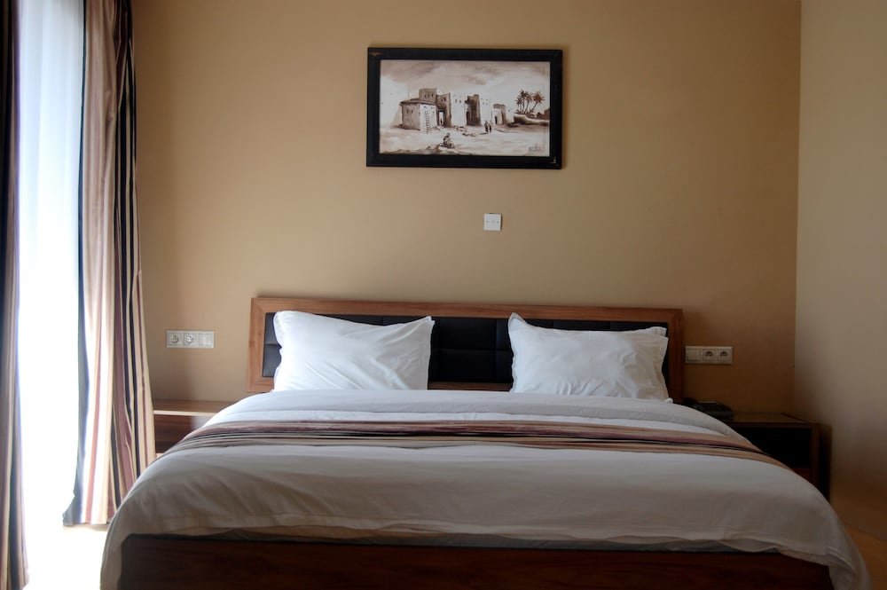 Suite doble con balcón y con vista al mar Hotel De La Corniche